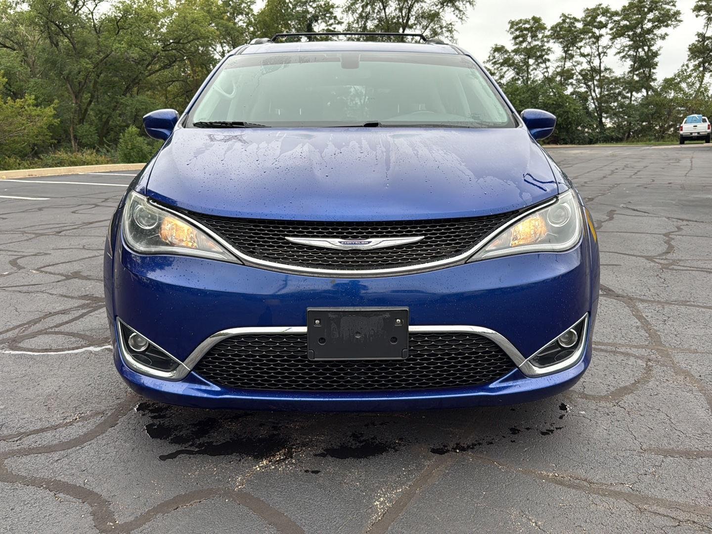 Used 2020 Ocean Blue Metallic Chrysler Touring L image 8