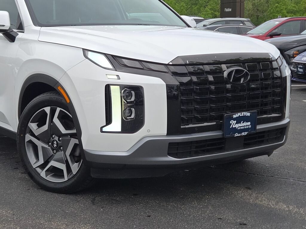 Certified Used 2023 White Hyundai SEL image 2