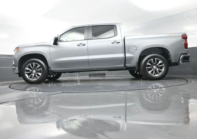Used 2023 Gray Chevrolet LT image 32