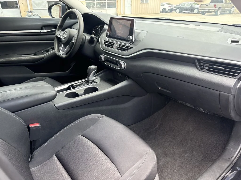 Used 2022 Storm Blue Metallic Nissan 2.5 SV image 27