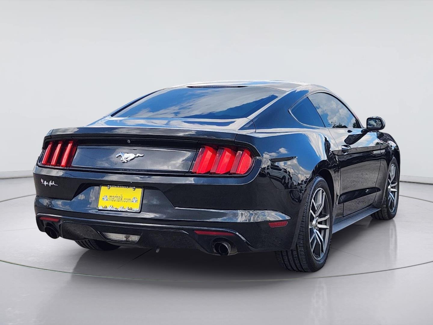 2017 Ford Mustang photo 7 of 33