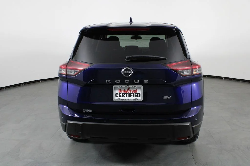 2024 Nissan Rogue SV - Photo 11