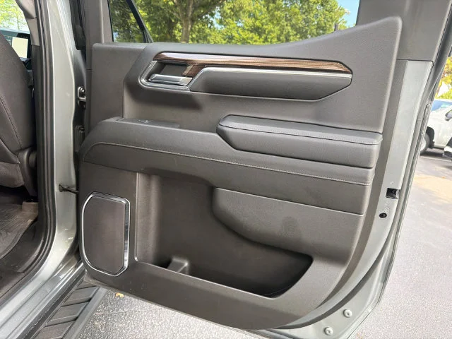 Used 2024 Sterling Gray Metallic Chevrolet LT Trail Boss image 16