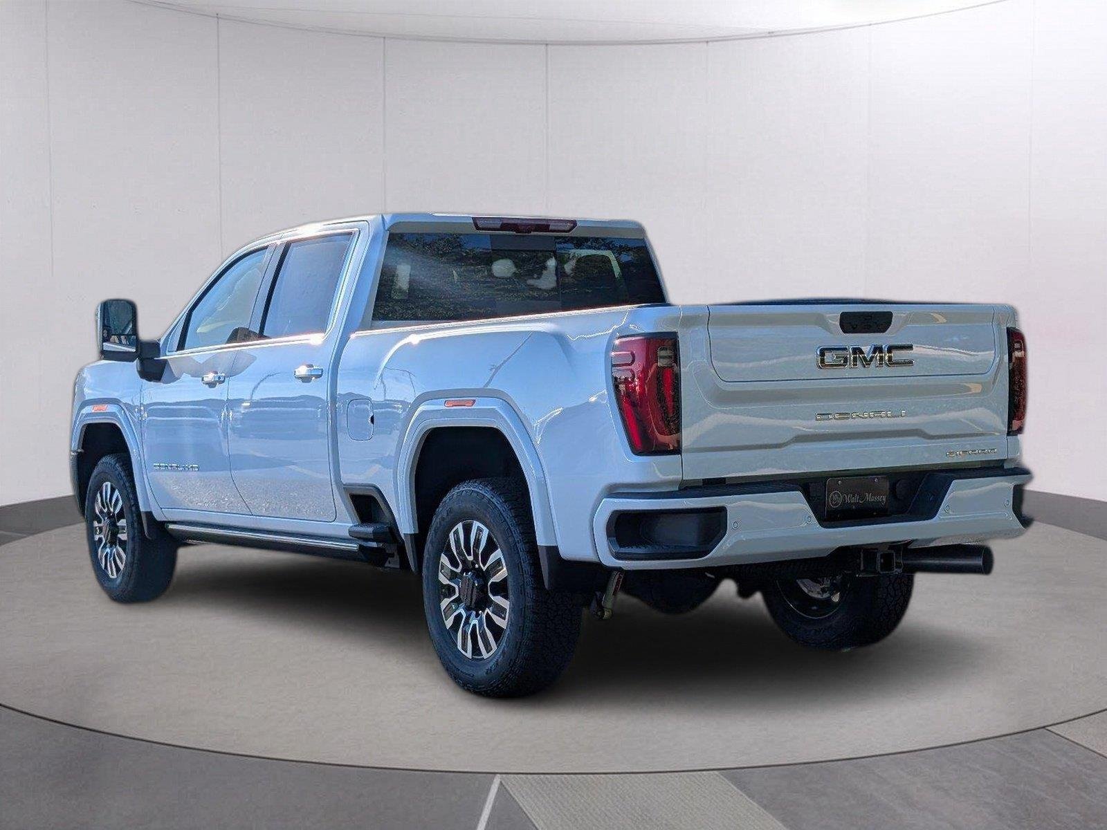 New 2026 Glacier White Tricoat GMC Denali Ultimate image 3