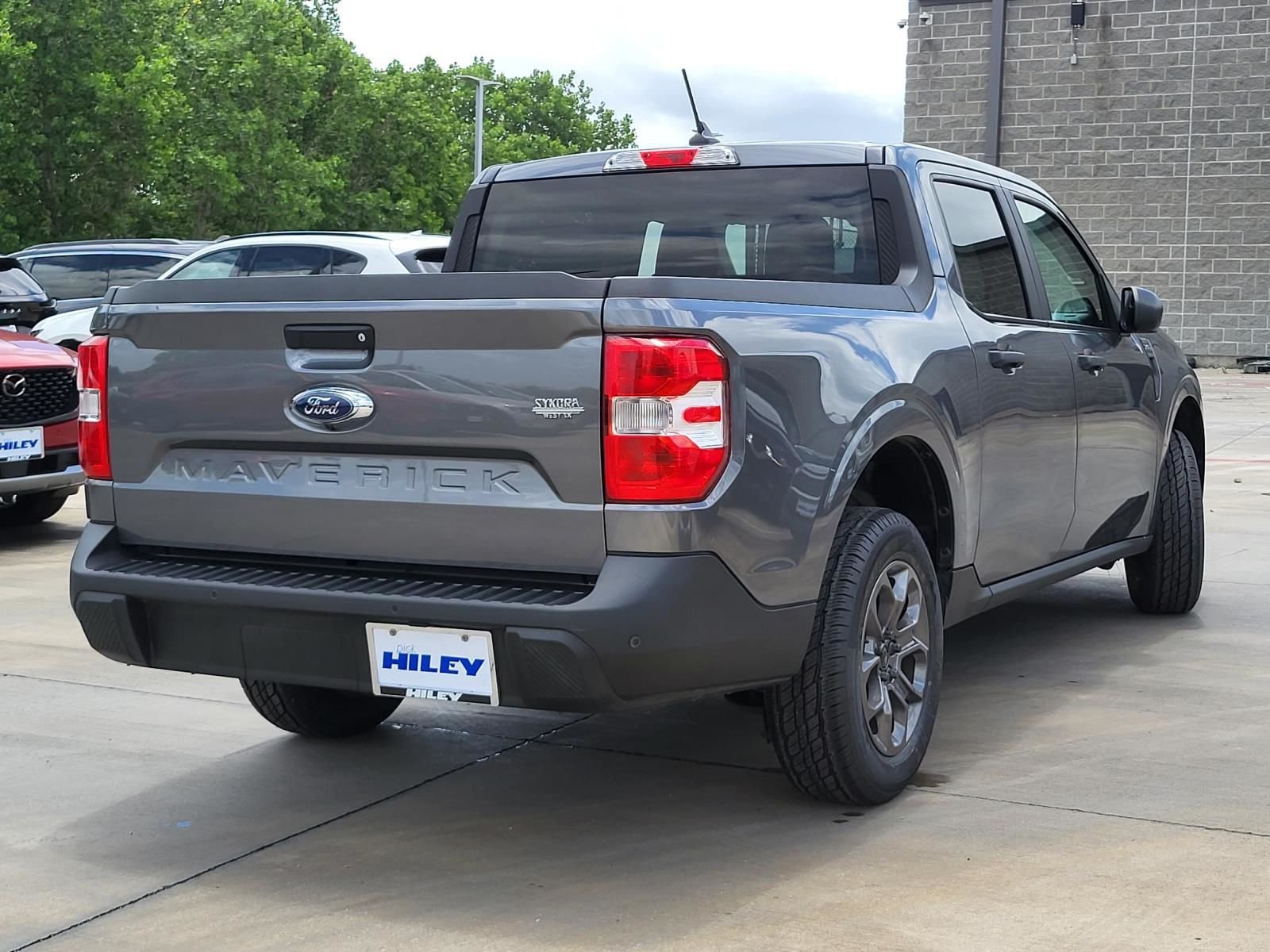 Used 2024 Gray Metallic Ford XLT image 4