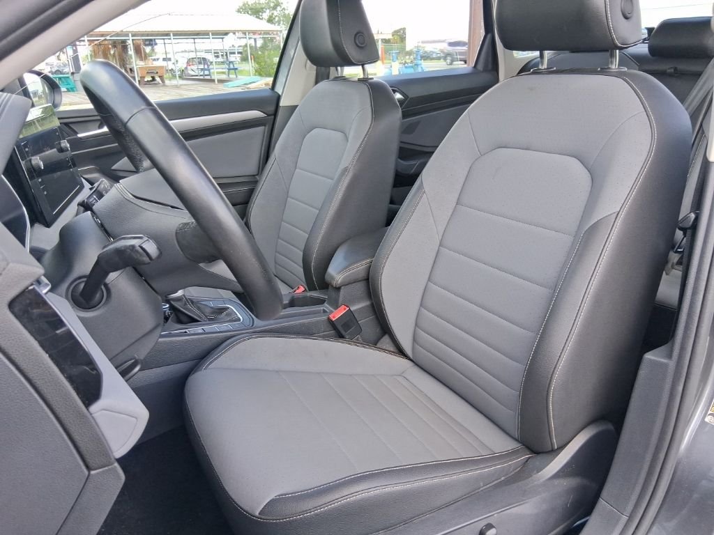 2025 Volkswagen Jetta SE - Photo 11