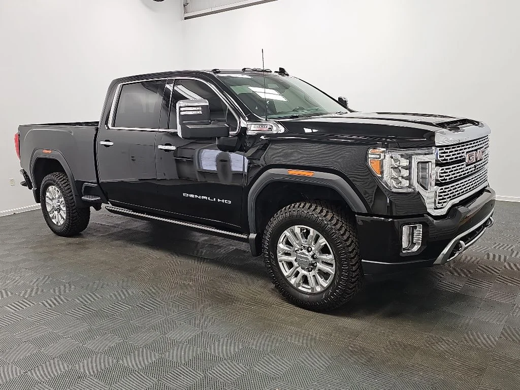 2023 GMC Sierra 4WD Crew Cab Standard Box Denali's photo
