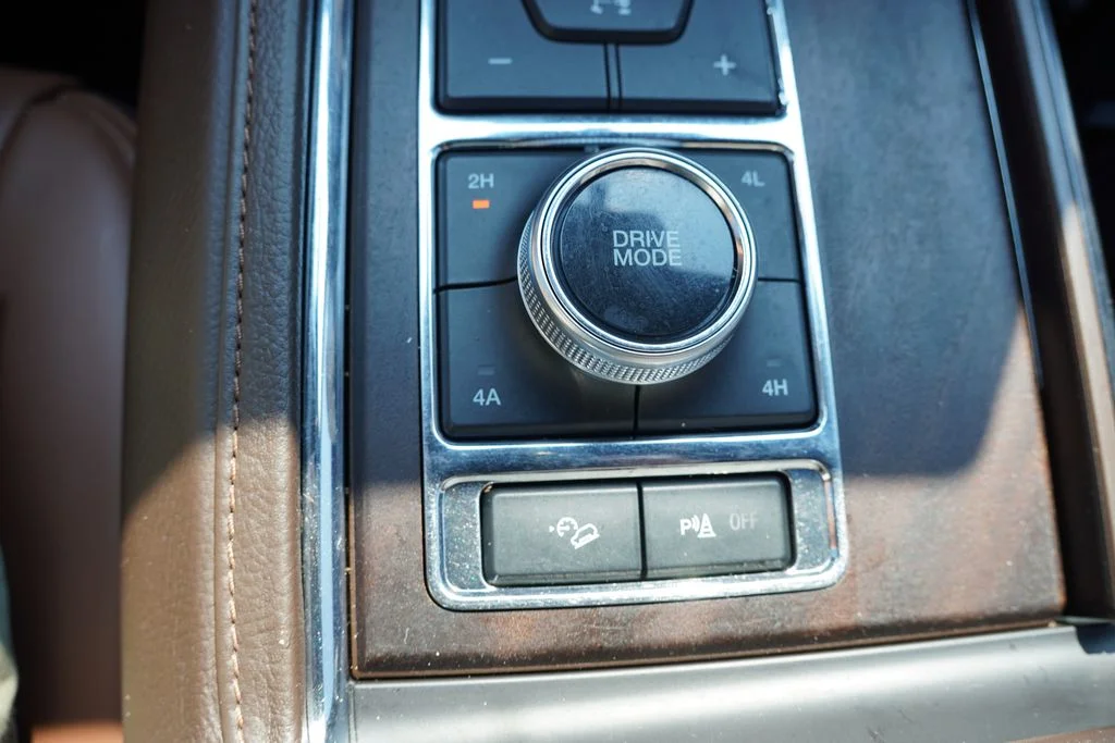 Used 2023 White Ford King Ranch image 35