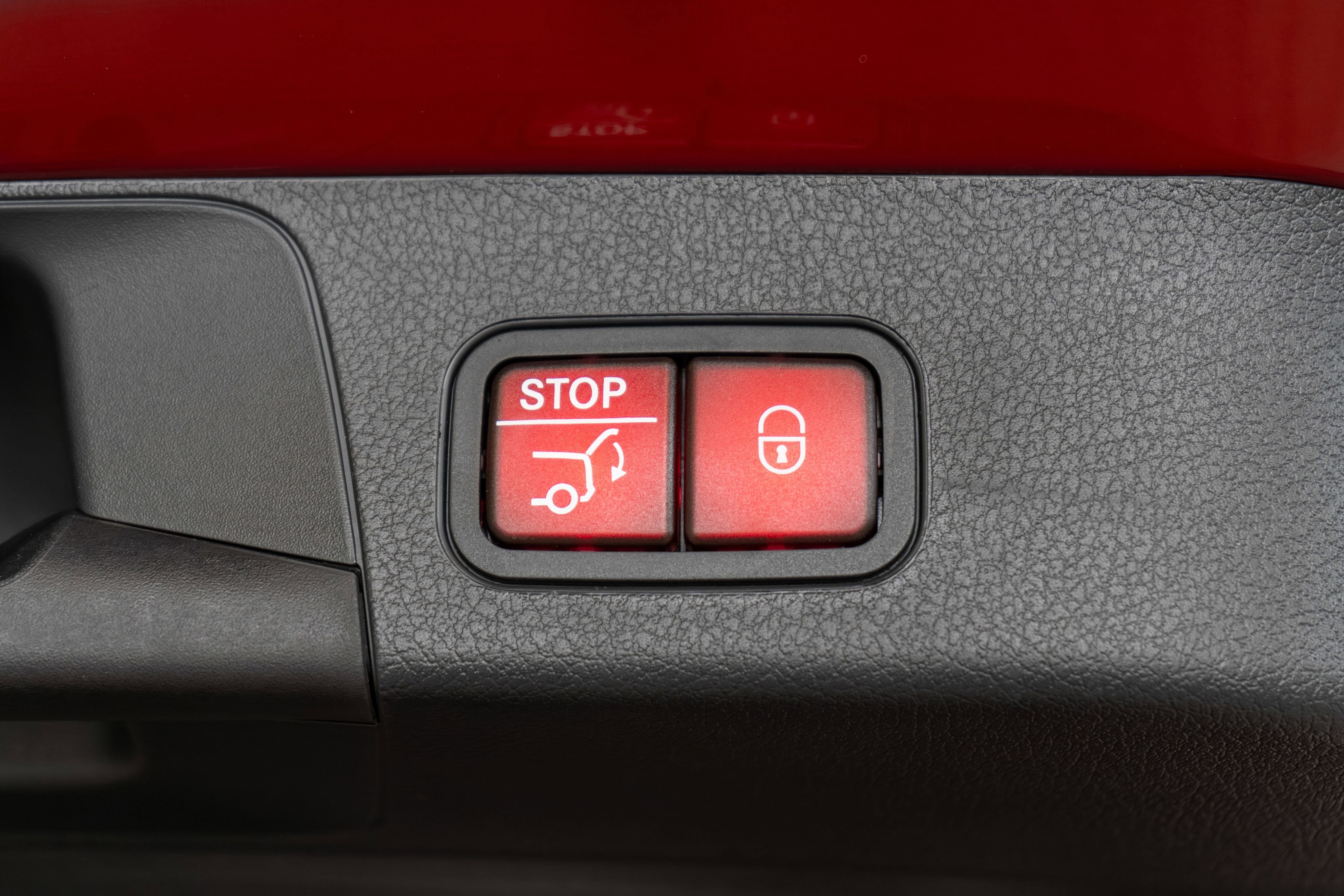Used 2026 MANUFAKTUR Patagonia Red Metallic Mercedes-Benz GLB 250 image 35