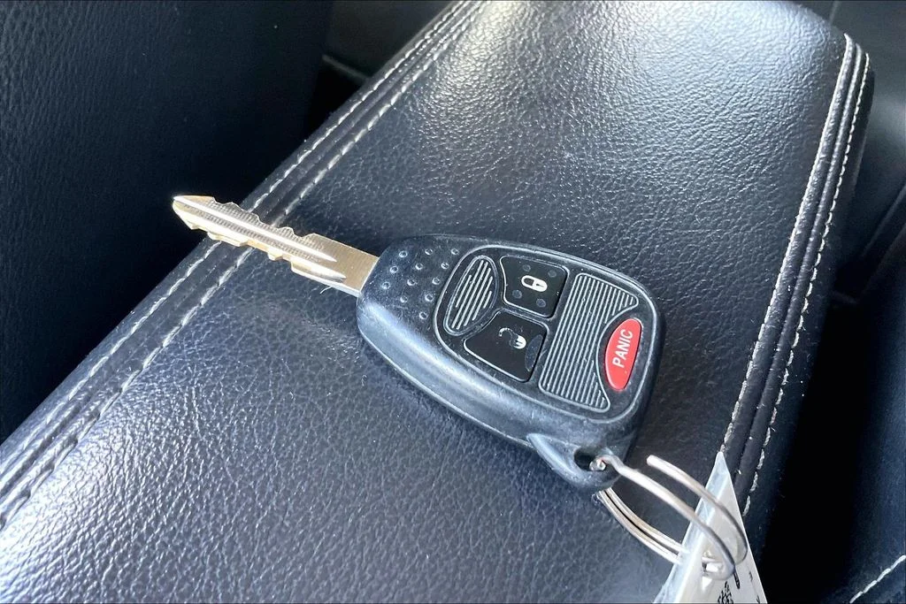 Used 2016 White Jeep Latitude image 10