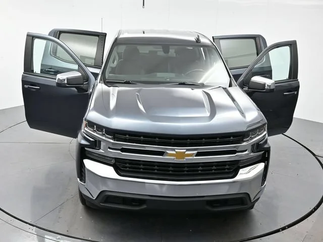 Used 2019 SHADOW GRAY METALLIC Chevrolet LT image 40
