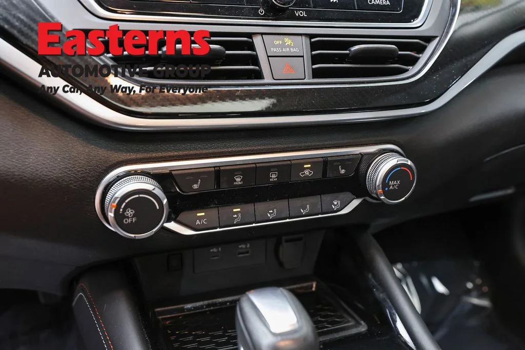 Used 2023 Red Nissan 2.5 SR image 20