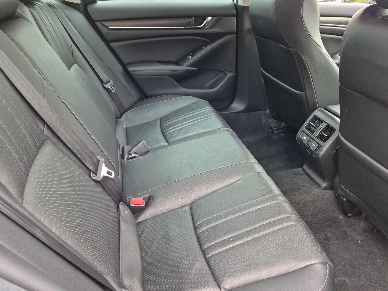 Used 2021 Platinum White Pearl Honda Touring image 36