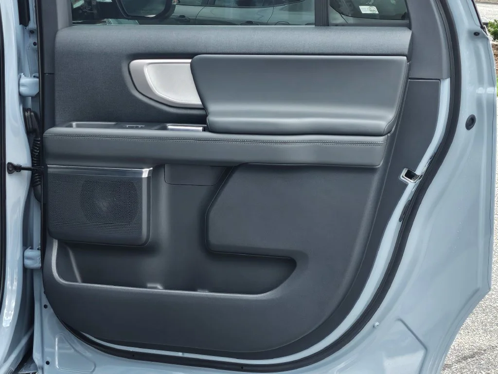 New 2027 Glacier Gray Metallic Tri-Coat Ford MAX Active image 40