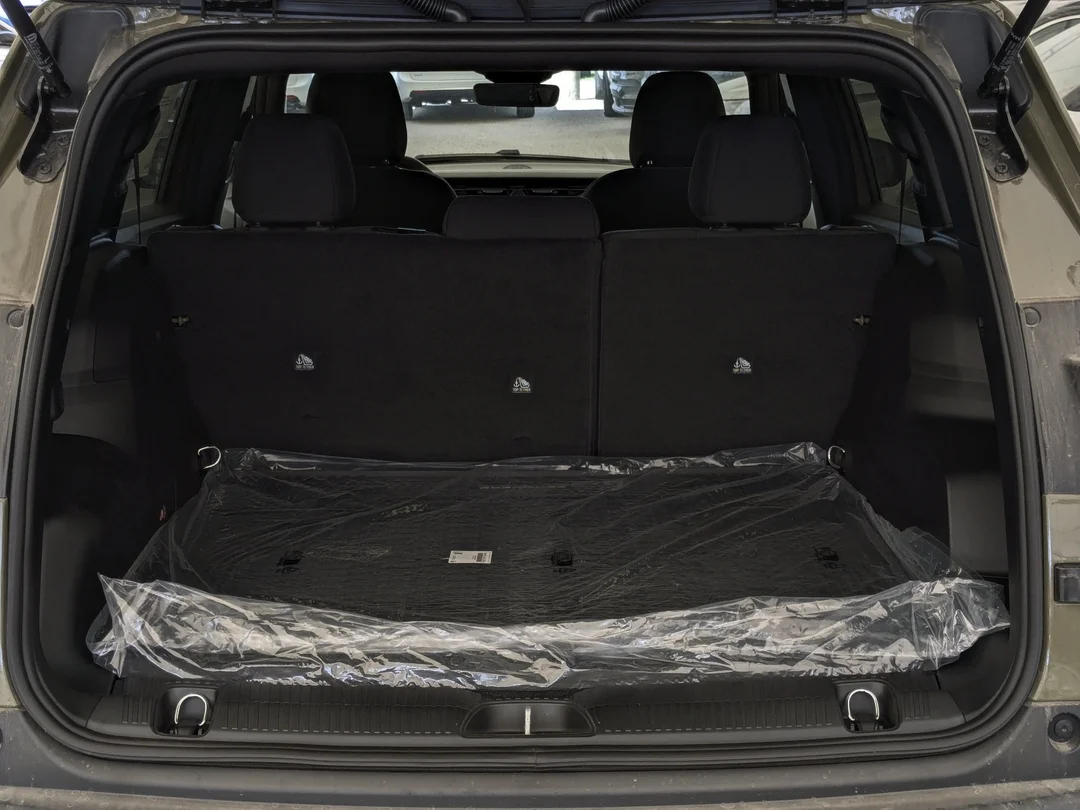 New 2026 41 Jeep Laredo - - 4x4 - Pkg 23F - Mopar Protect Pkg - Compact Spare - 1.6L Turbo Hybrid & More! image 27