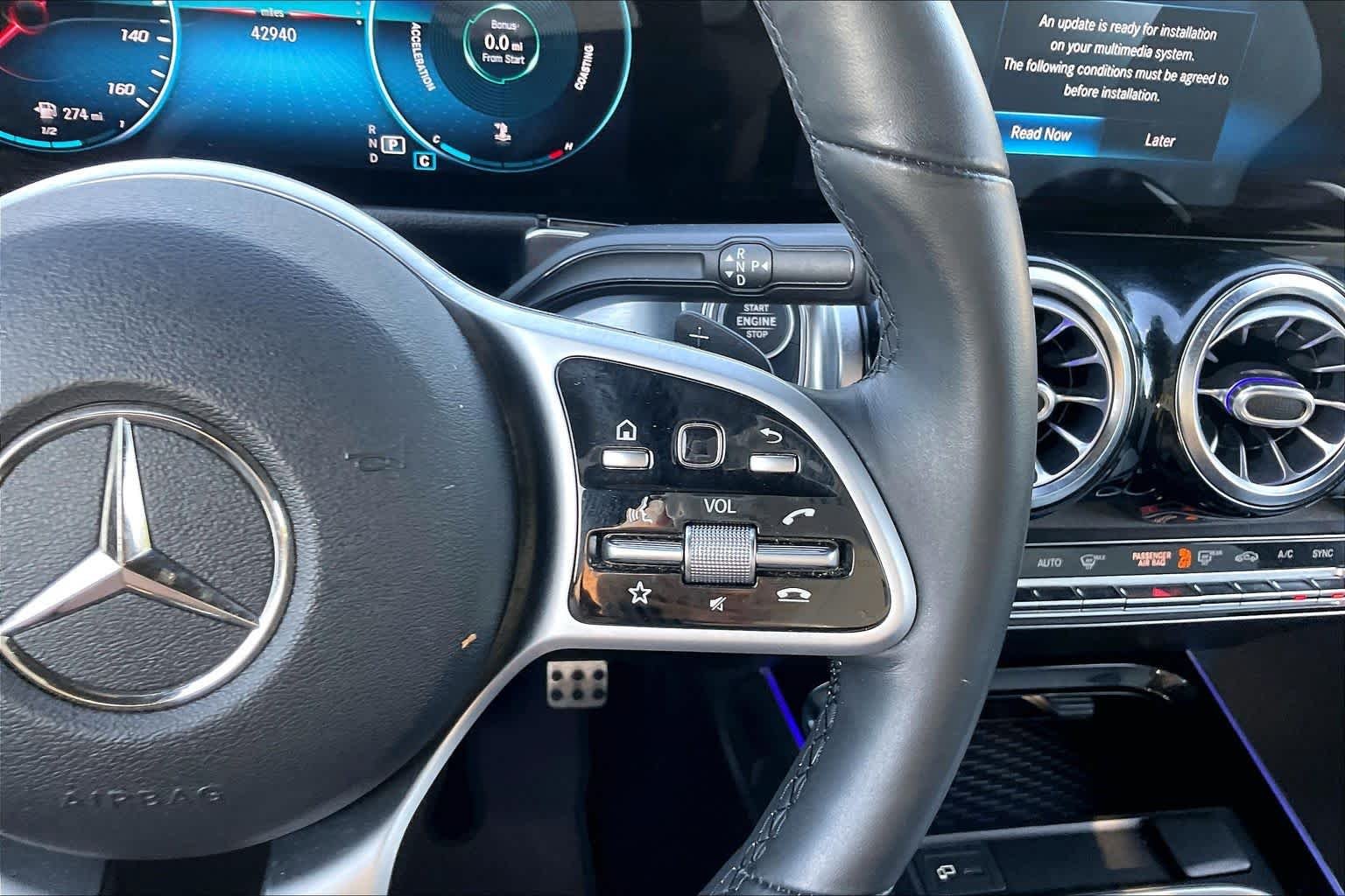 Used 2020 Mountain Grey Metallic Mercedes-Benz GLB 250 image 24