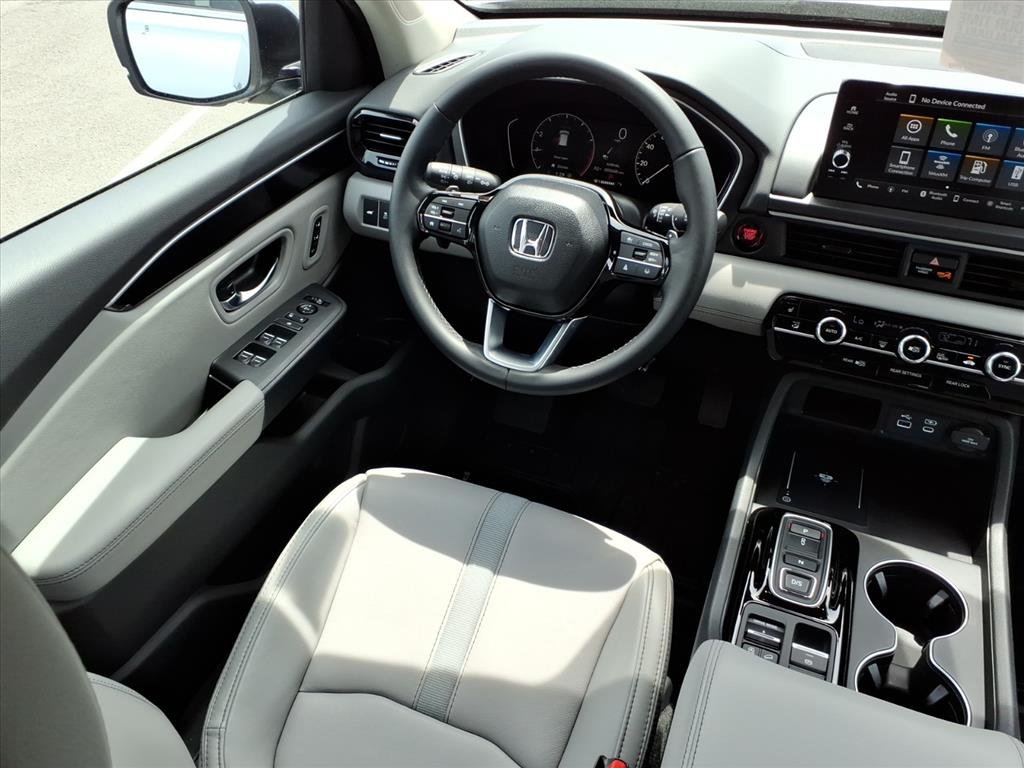 Certified Used 2025 Lunar Silver Metallic Honda AWD EX-L image 12