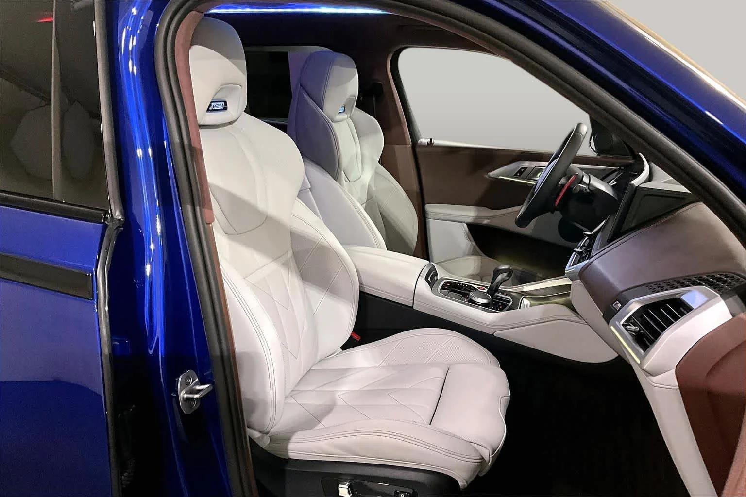 Used 2024 Marina Bay Blue Metallic BMW  image 7