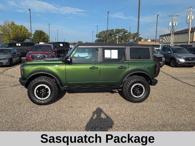 Used 2022 Green Metallic Ford Badlands image 3