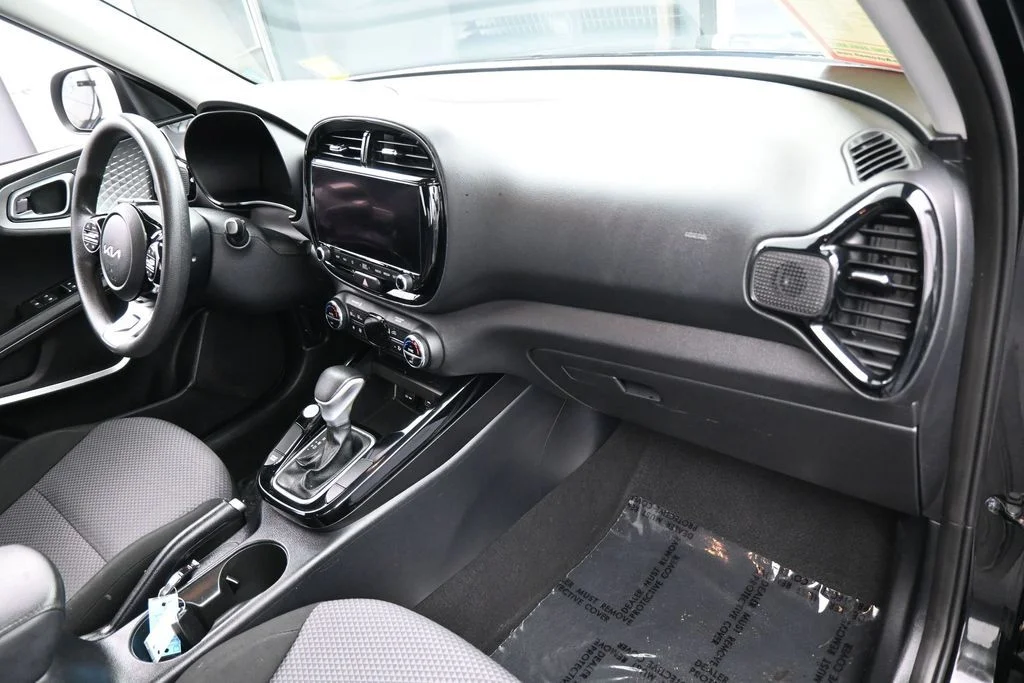 Used 2023 Fusion Black Kia S image 41