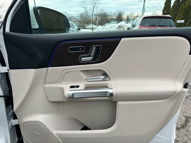 New 2026 Polar White Mercedes-Benz GLB 250 image 63