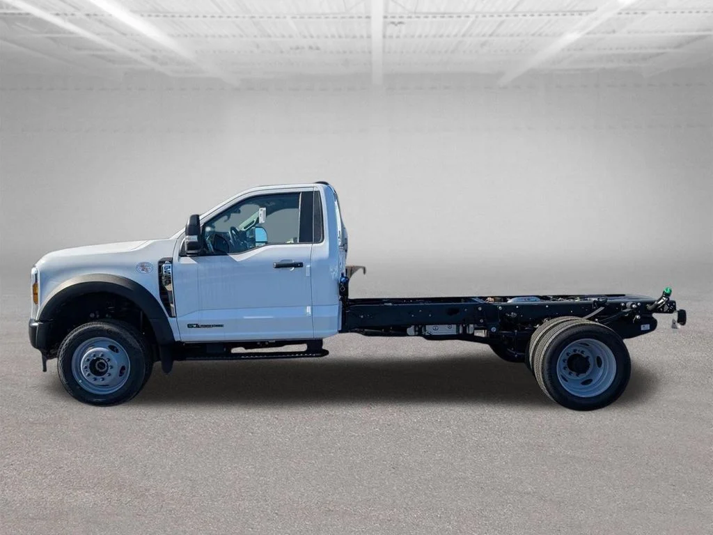 New 2026 Oxford White Ford F-550® XL image 5