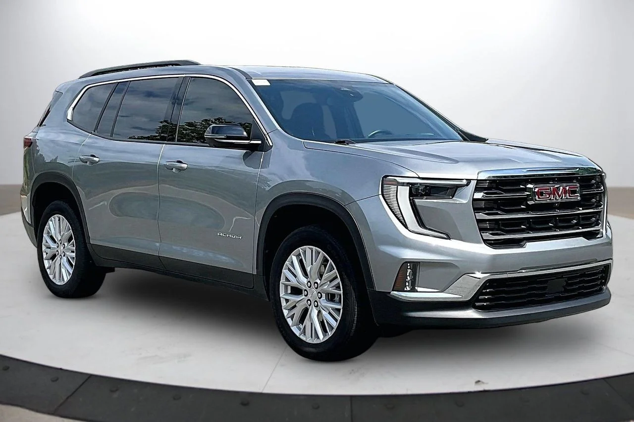Certified Used 2025 Silver GMC Elevation image 2