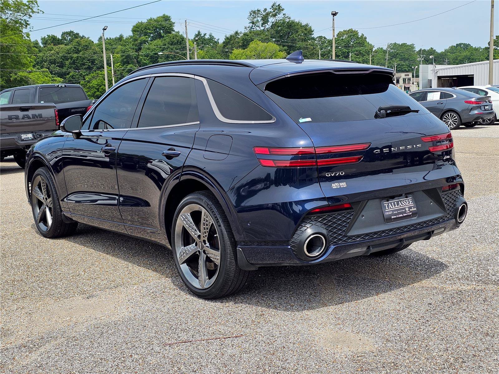 2023 GENESIS GV70 Standard - Photo 12