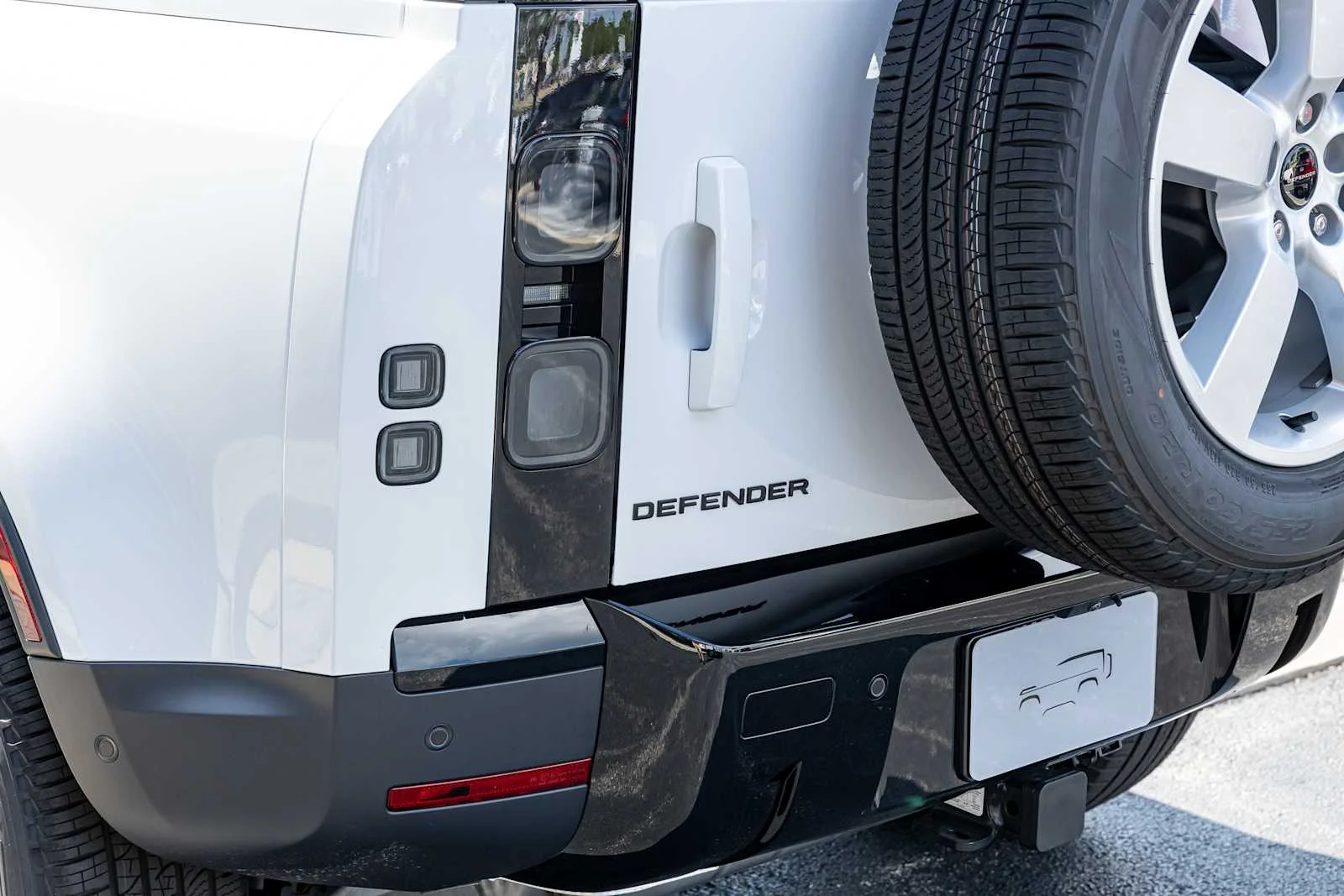 New 2026 Fuji White Land Rover S image 40