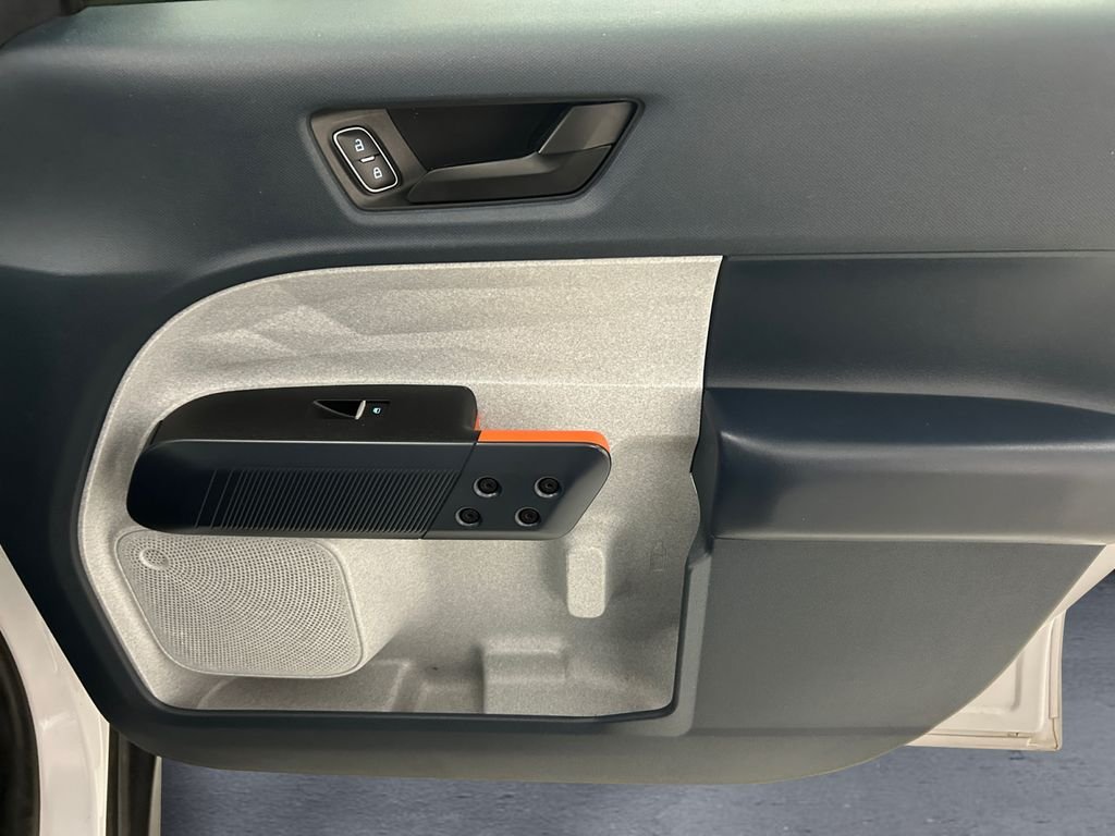 Used 2022 White Ford XLT image 15