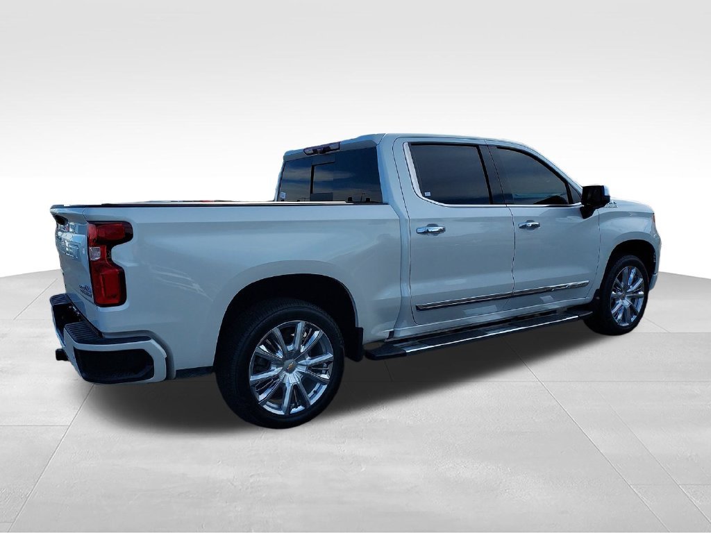 Used 2024 Beige Chevrolet High Country image 5