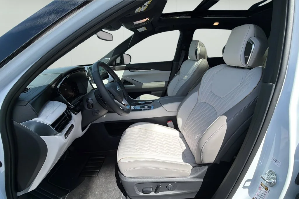New 2027 2T RAD WHT INFINITI Autograph AWD image 17