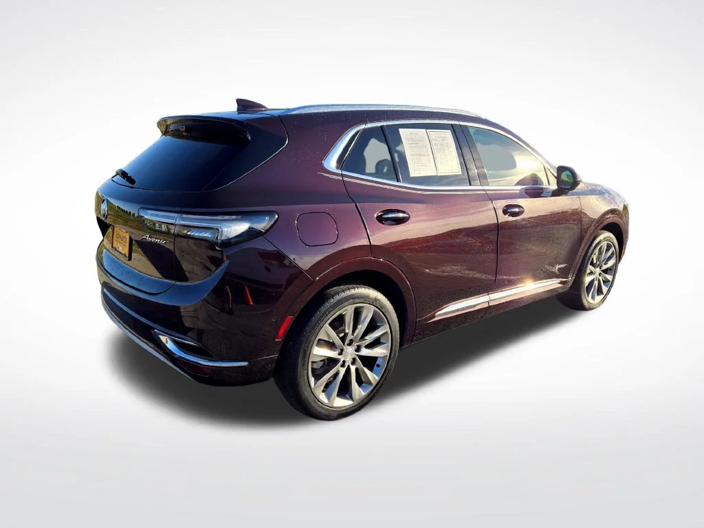 Used 2021 Red Buick Avenir image 3