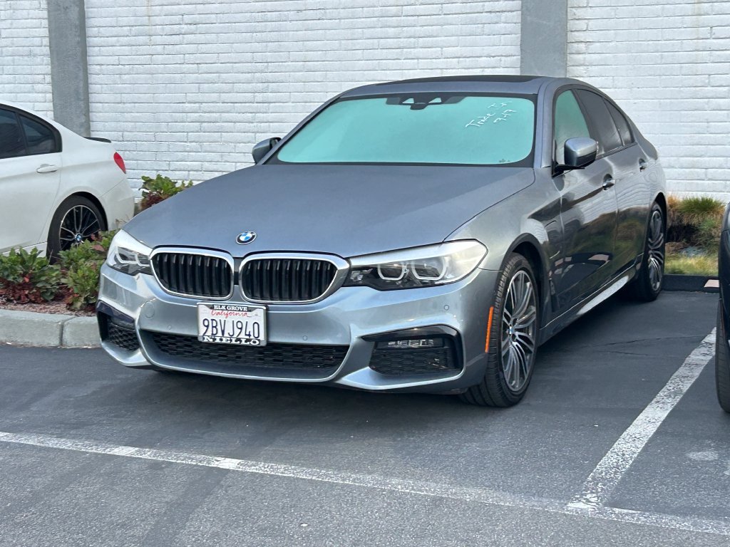 Used 2019 Bluestone Metallic BMW 530e iPerformance image 2