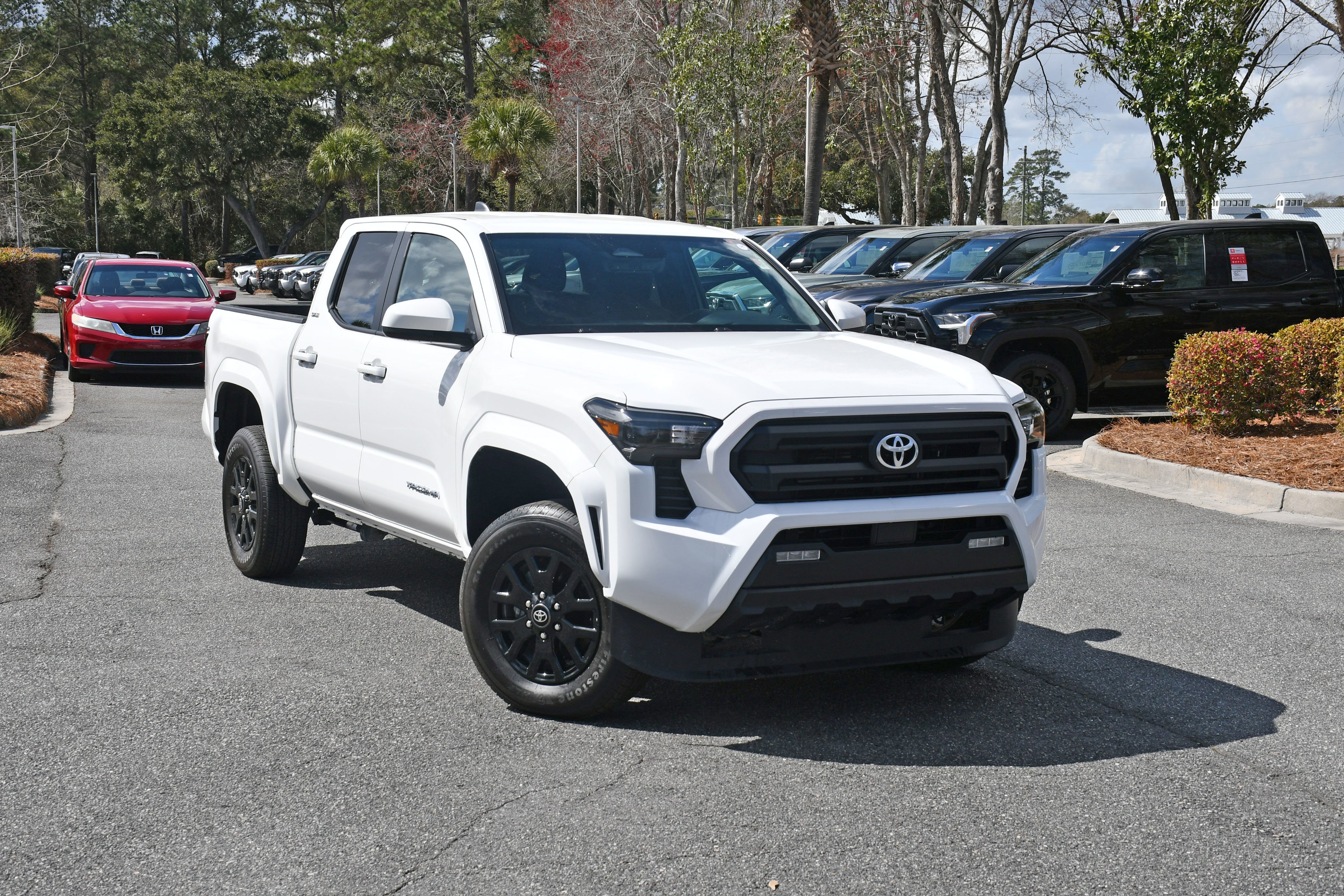 2025 Toyota Tacoma SR5 - Photo 6