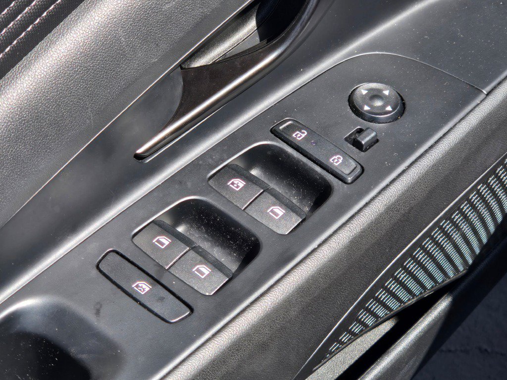 2025 Hyundai Elantra SEL - Photo 19