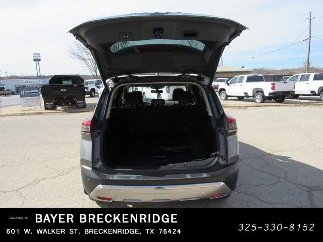 Used 2021 Gun Metallic Nissan Platinum image 9