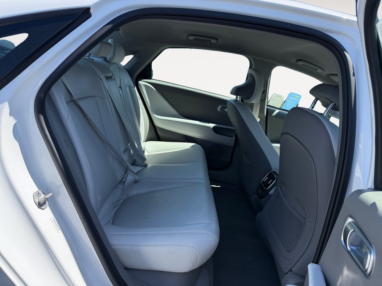 Used 2023 White Hyundai SEL image 18