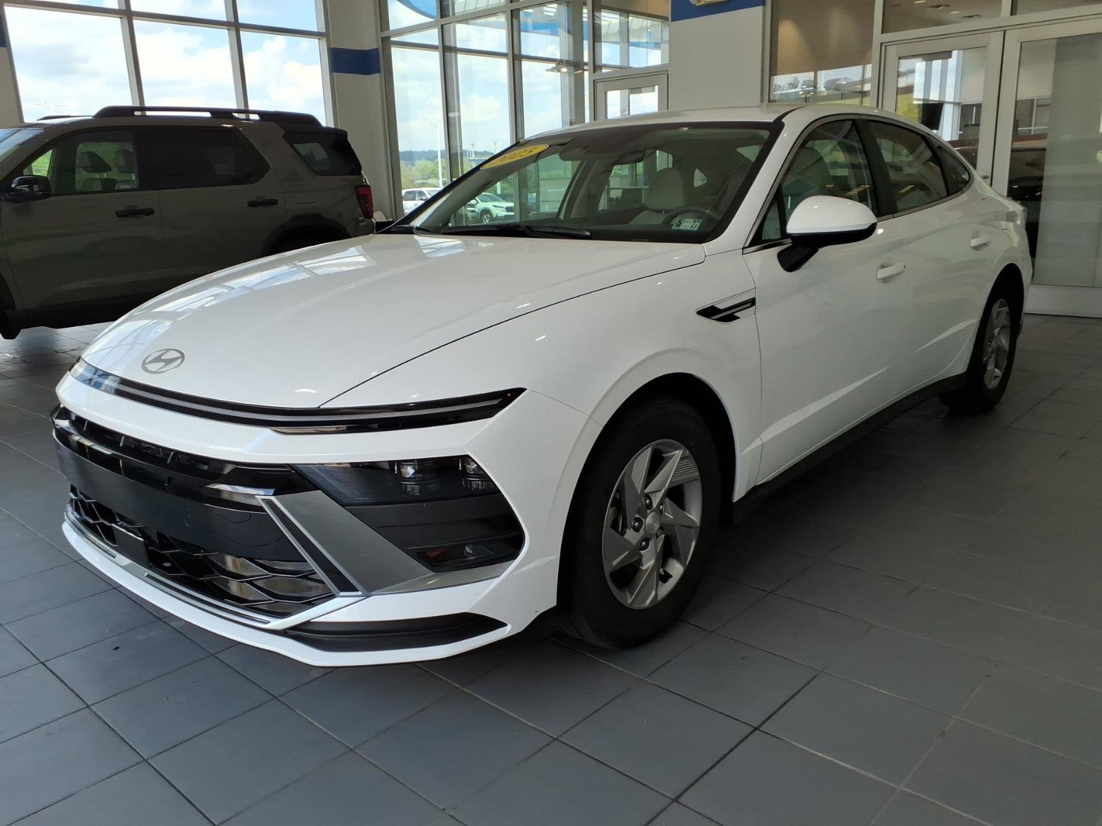 2025 Hyundai Sonata SE - Photo 8