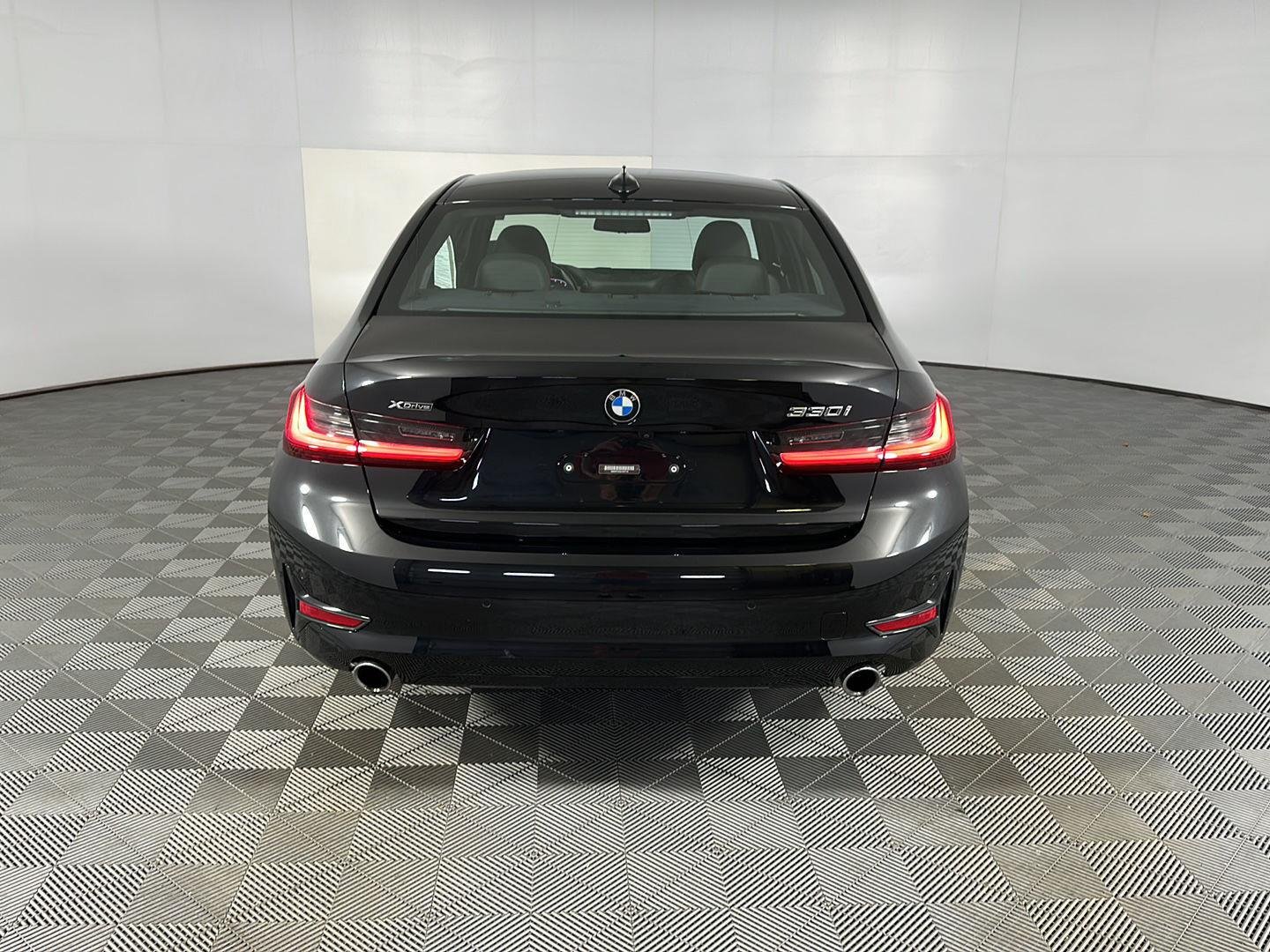 Used 2020 Black Sapphire Metallic BMW 330i xDrive image 33
