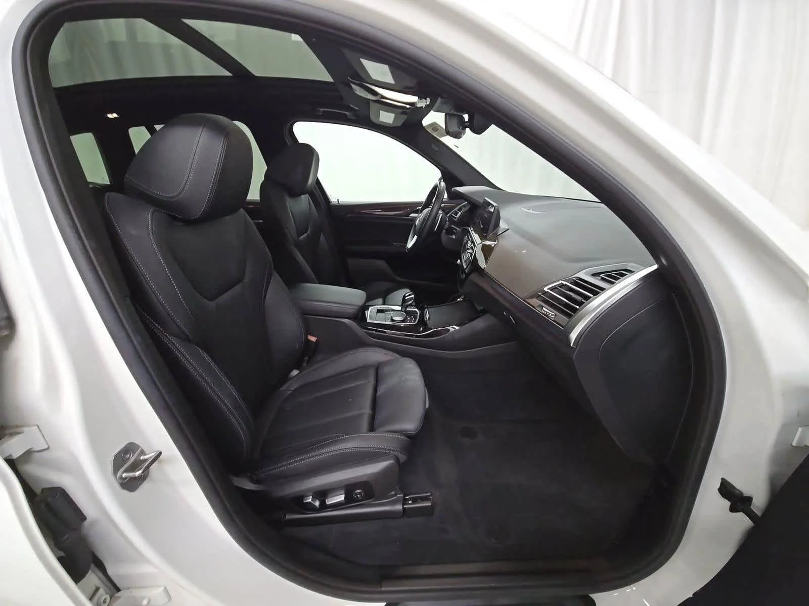 Certified Used 2024 Alpine White BMW xDrive30i image 9