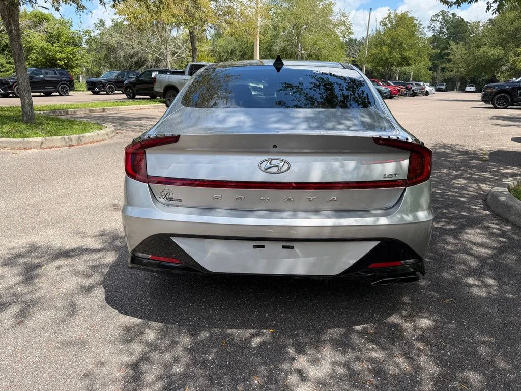 Used 2022 Shimmering Silver Hyundai SEL Plus image 5