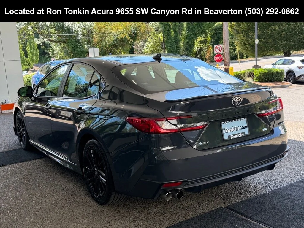 Used 2025 Heavy Metal/Midnight Black Metallic Toyota SE image 5