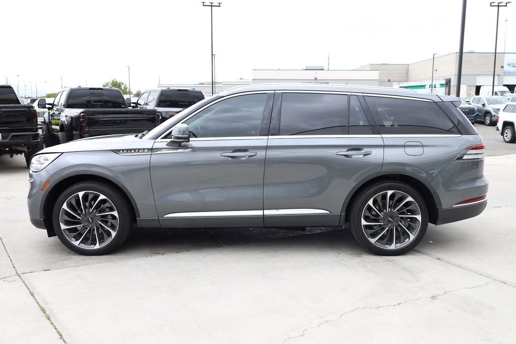 Used 2023 Gray Metallic Lincoln Reserve image 3