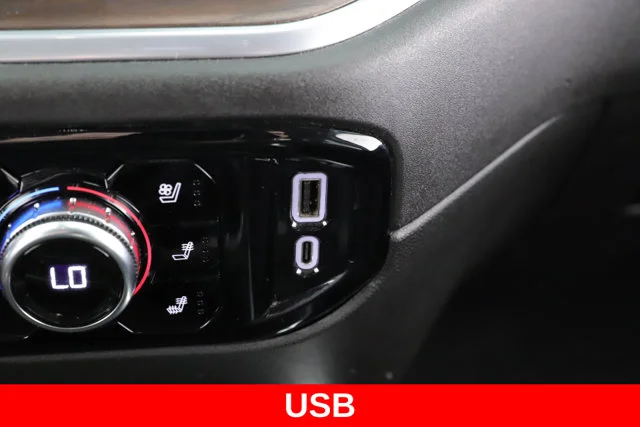 Used 2025 White GMC SLT image 30
