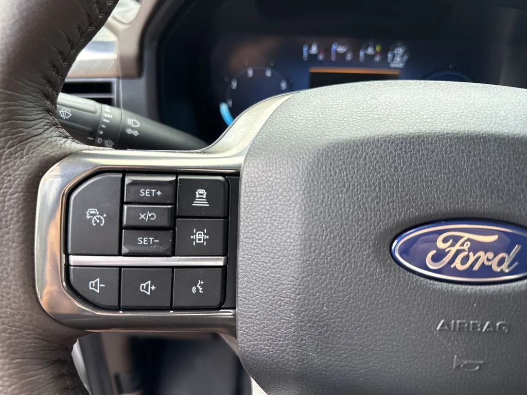 Used 2025 White Ford King Ranch image 24
