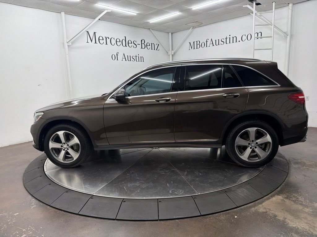 Used 2017 Brown Mercedes-Benz GLC 300 image 4