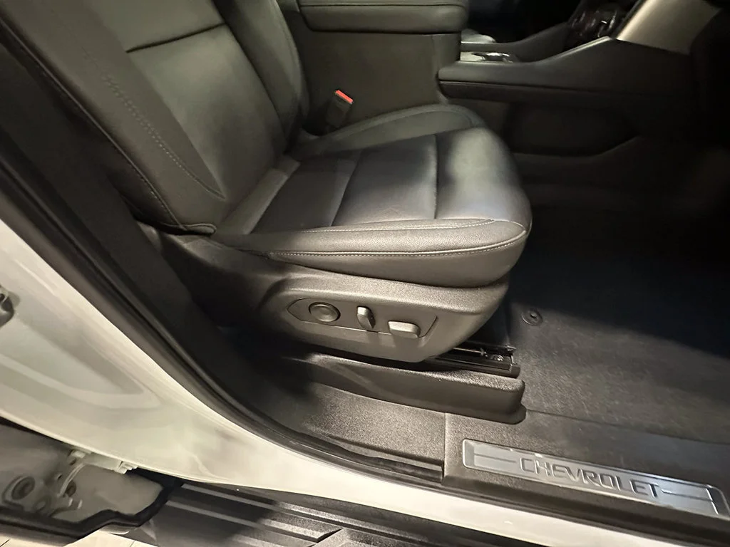 Used 2023 SUMMIT WHITE Chevrolet LT image 35