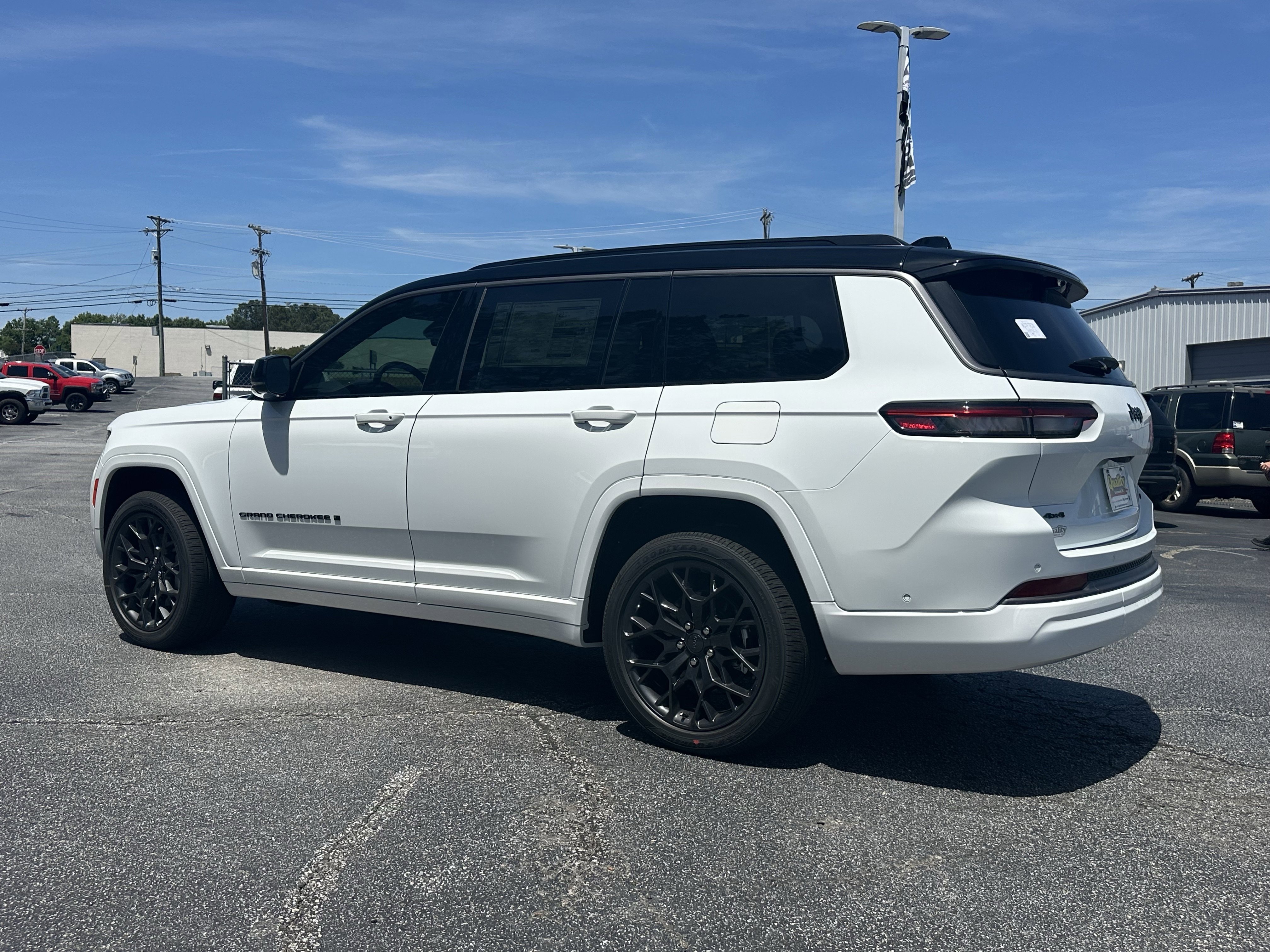 New 2026 Bright White Clear-Coat Exterior Paint Jeep Summit image 6