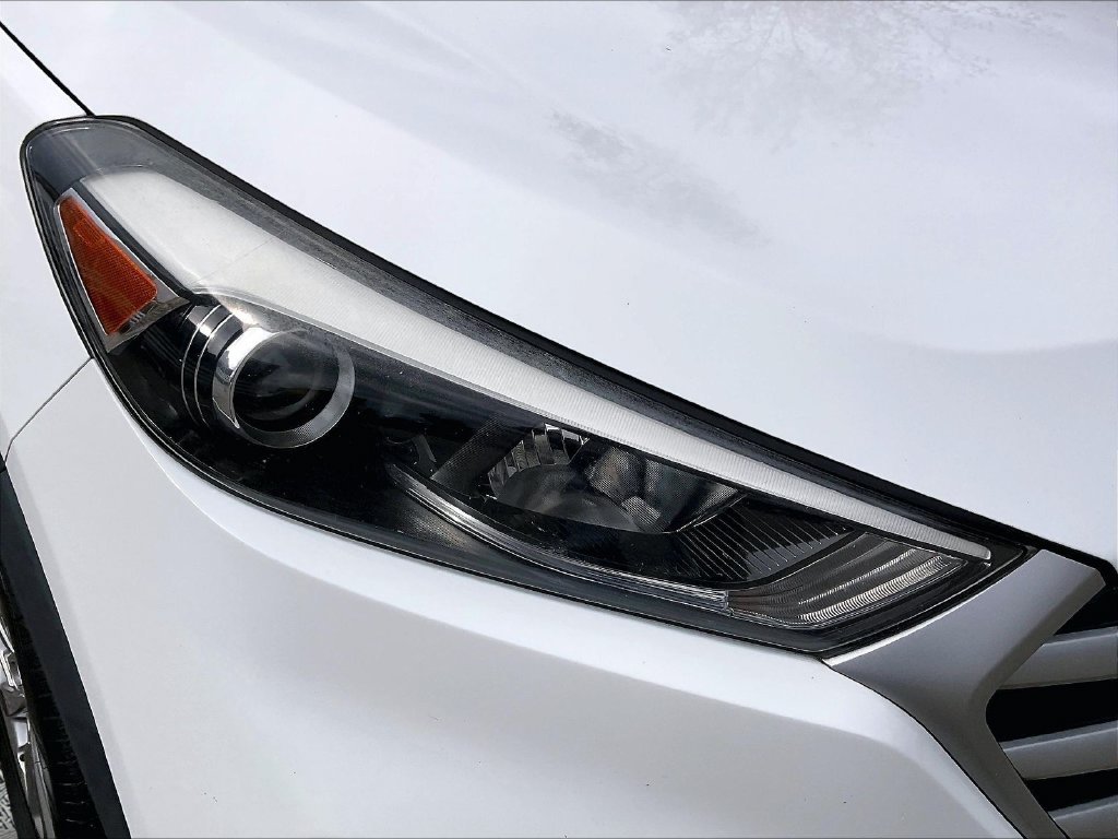 Used 2018 Dazzling White Hyundai SEL image 28